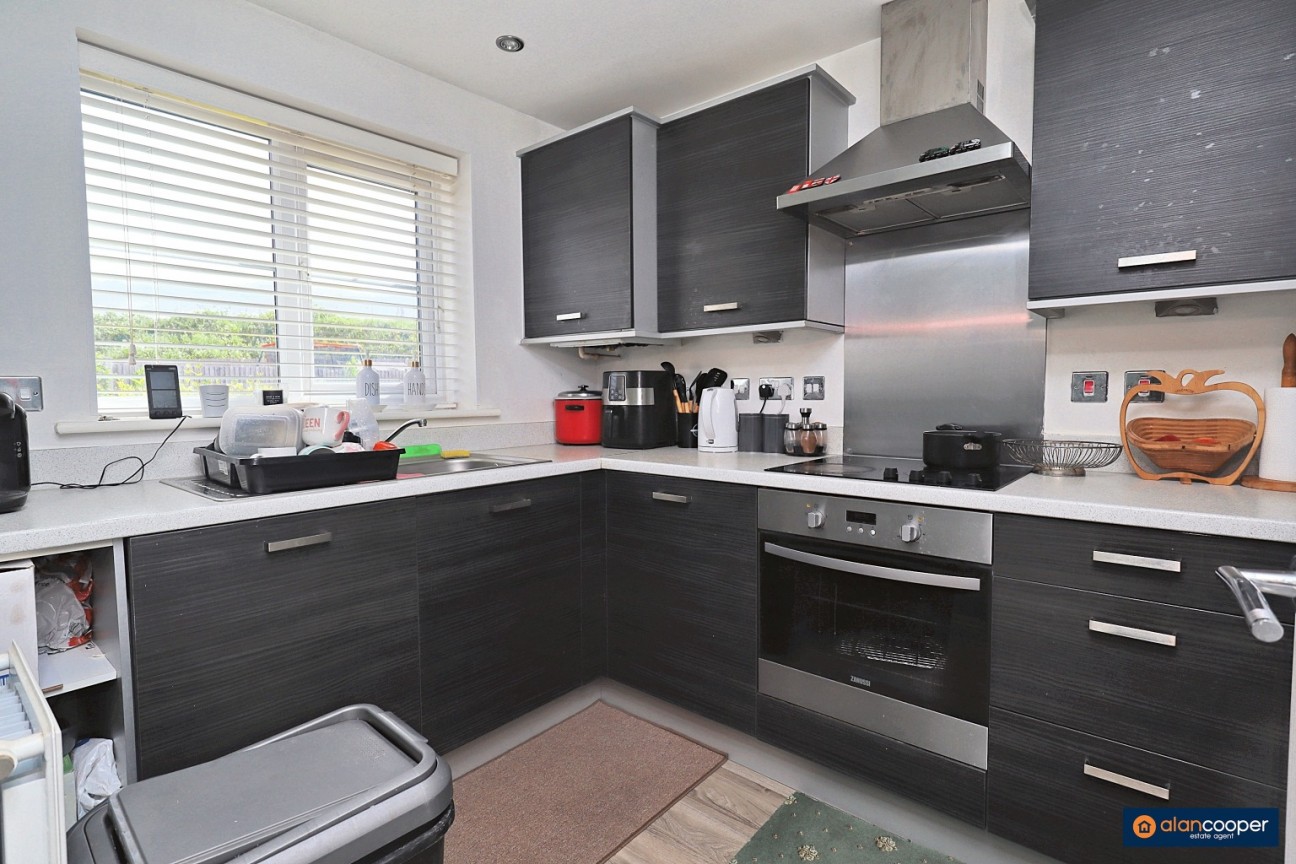 Feather Lane, Penns Croft, Nuneaton, CV10 7GN