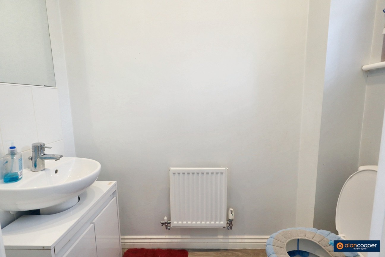 Feather Lane, Penns Croft, Nuneaton, CV10 7GN