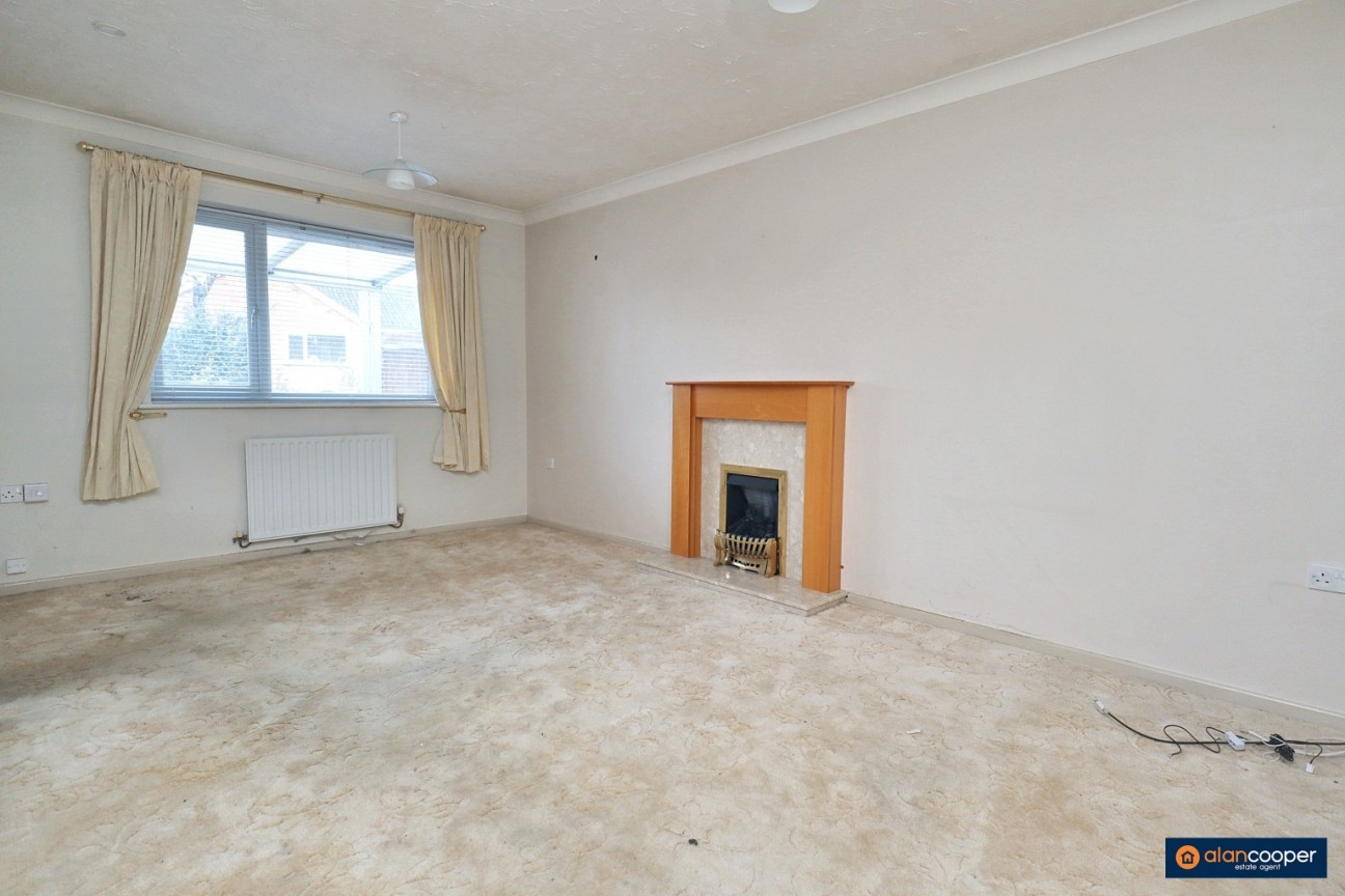 St. Lukes Way, Stockingford, Nuneaton, CV10 8RF