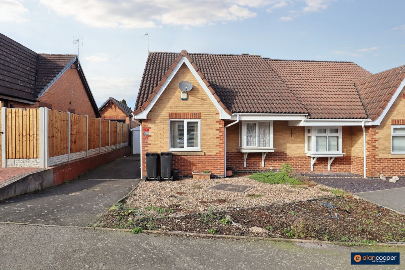 St. Lukes Way, Stockingford, Nuneaton, CV10 8RF