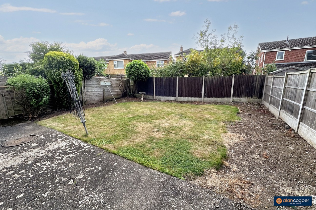 St. Nicolas Park Drive, Nuneaton, CV11 6EF