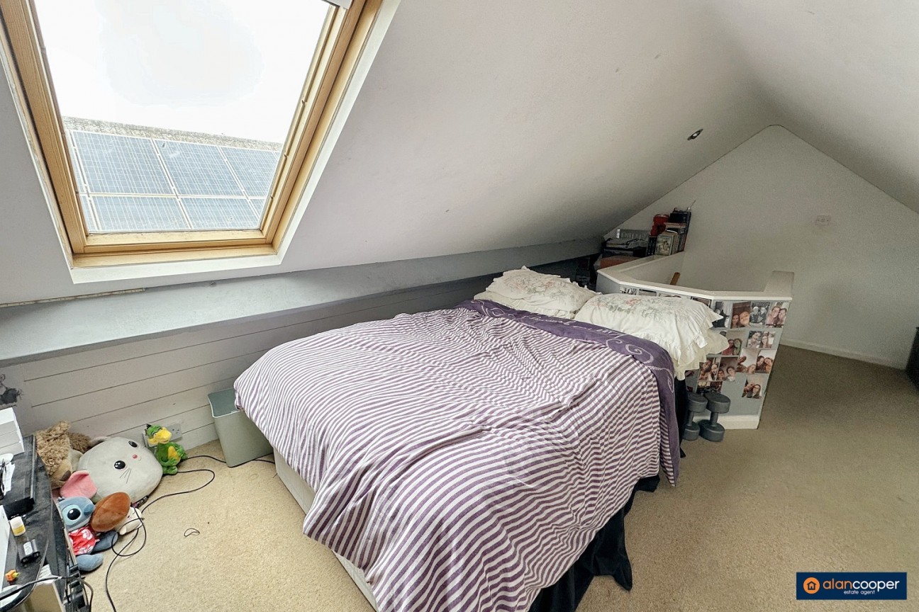 Hoarestone Avenue, Whitestone, Nuneaton, CV11 4TD