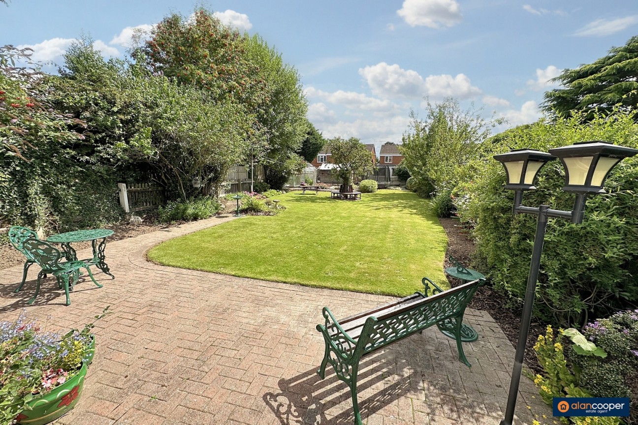 Gipsy Lane, Whitestone, Nuneaton, CV11 4SE