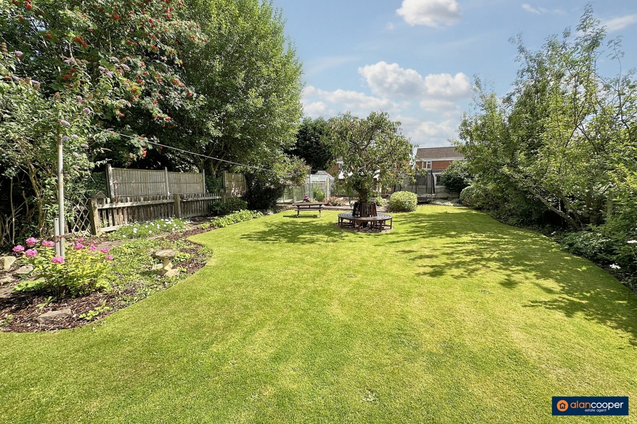 Gipsy Lane, Whitestone, Nuneaton, CV11 4SE