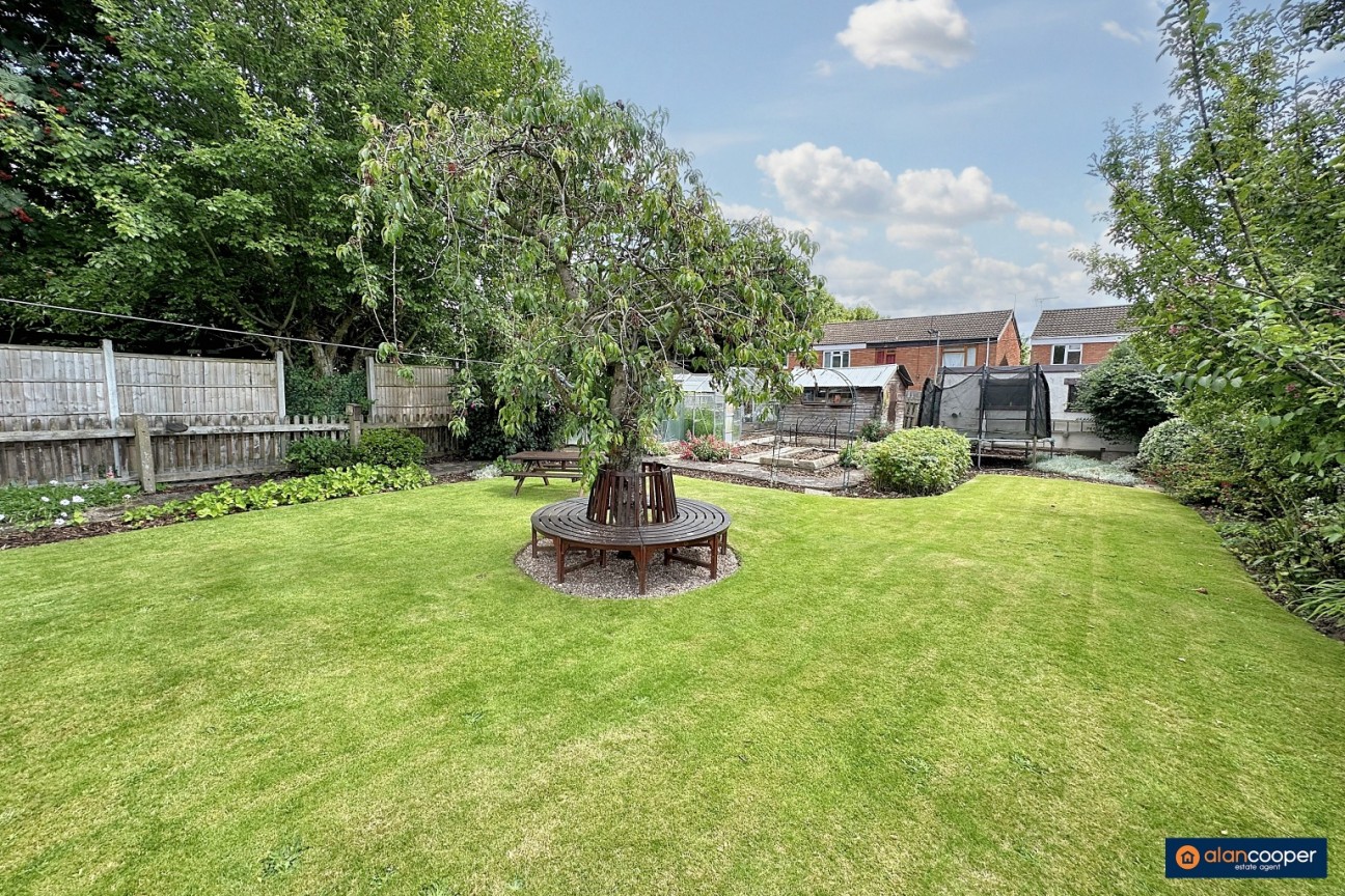Gipsy Lane, Whitestone, Nuneaton, CV11 4SE