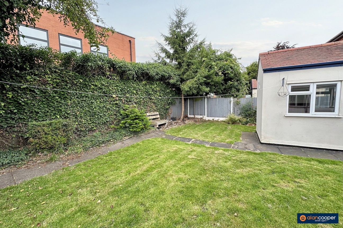 St. Nicolas Road, Nuneaton, CV11 6LB
