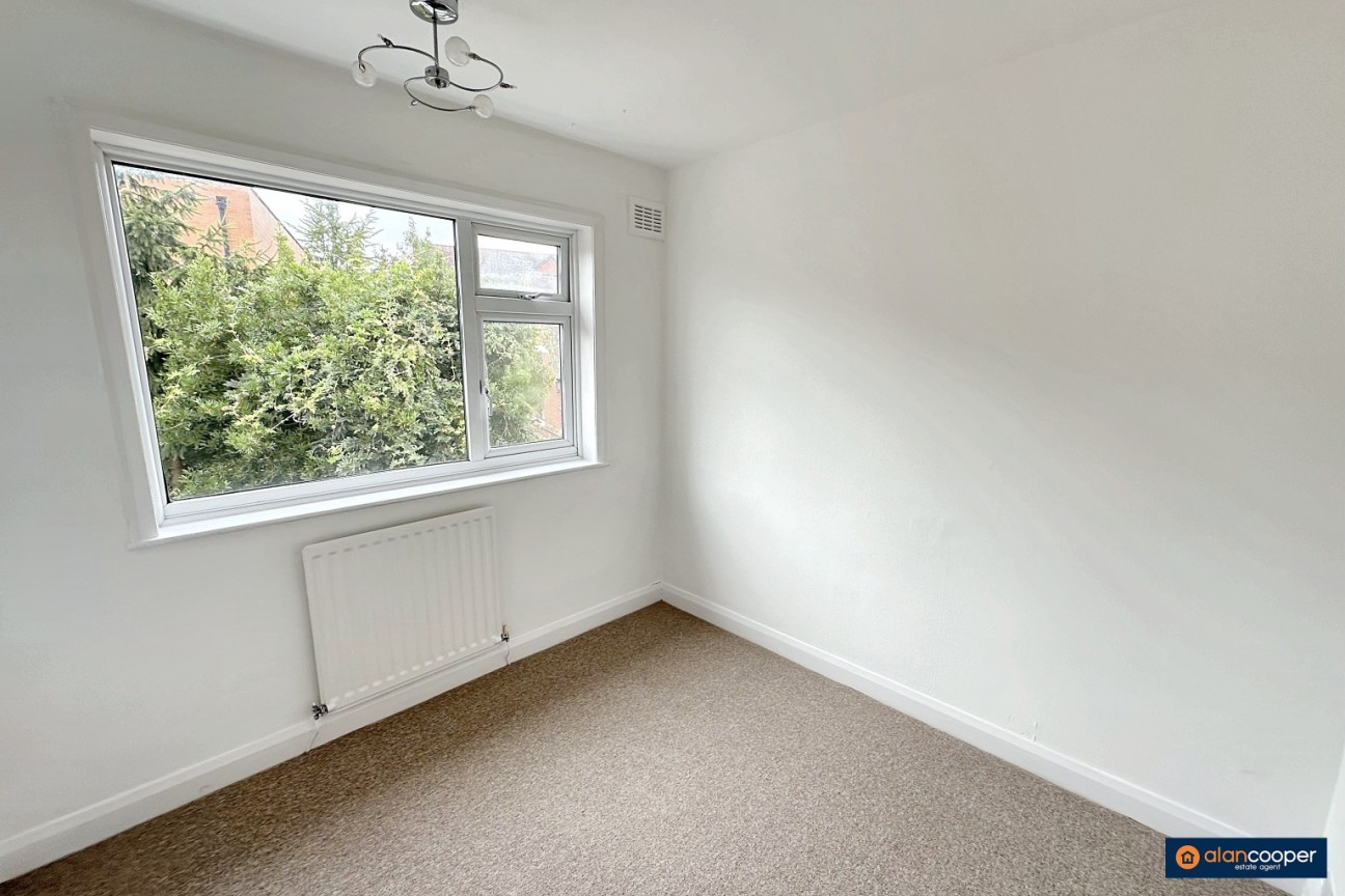 St. Nicolas Road, Nuneaton, CV11 6LB