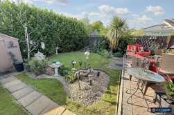 Ferndale Close, Nuneaton, CV11 6AQ