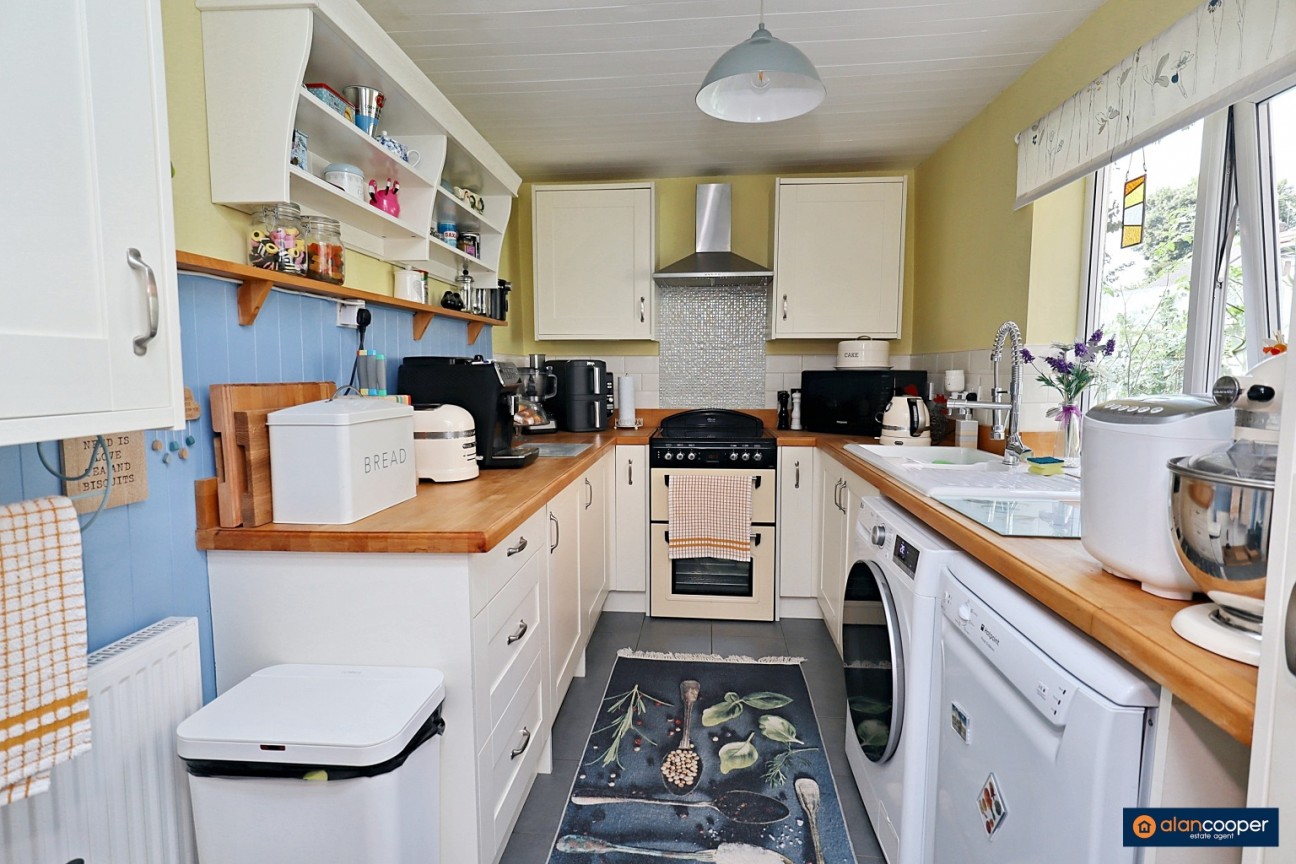 Tomkinson Road, Stockingford, Nuneaton, CV10 8BN