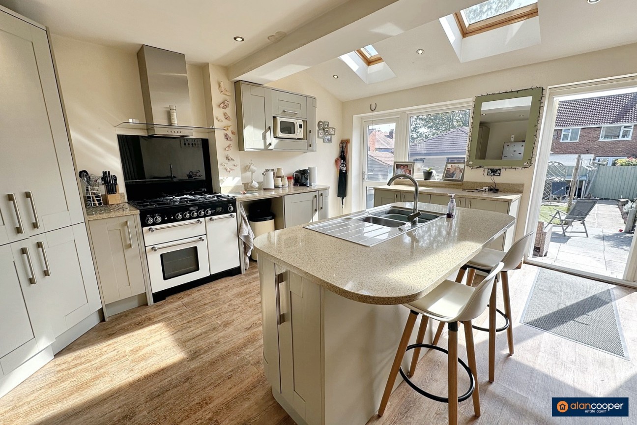 Rutland Avenue, Stockingford, Nuneaton, CV10 8EG