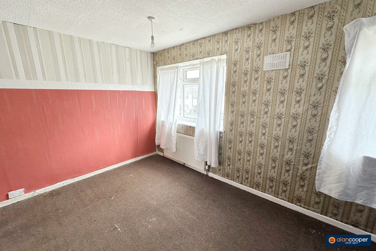Cedar Road, Camp Hill, Nuneaton, CV10 9DJ
