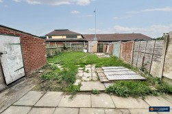 Cedar Road, Camp Hill, Nuneaton, CV10 9DJ