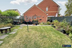 Upton Drive, Maple Park, Nuneaton, CV11 4GF