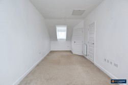 Queen Elizabeth Road, Nuneaton, CV10 9GS
