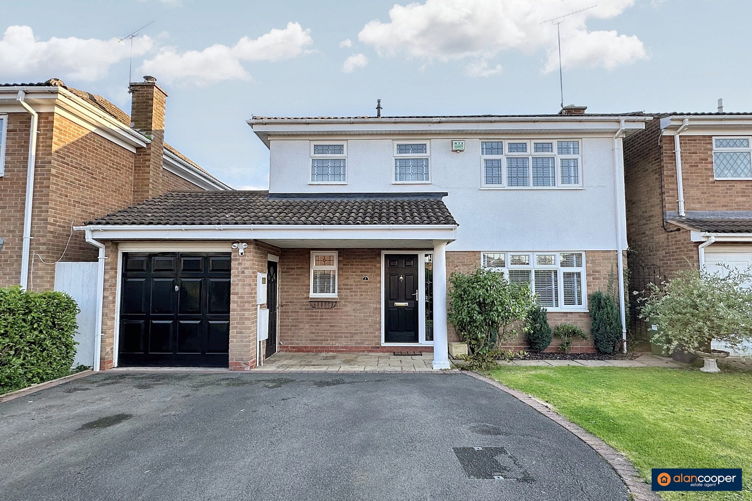 Axminster Close, Horeston Grange, Nuneaton, CV11 6YP