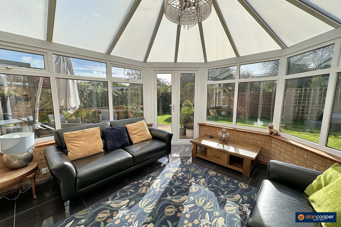 Axminster Close, Horeston Grange, Nuneaton, CV11 6YP