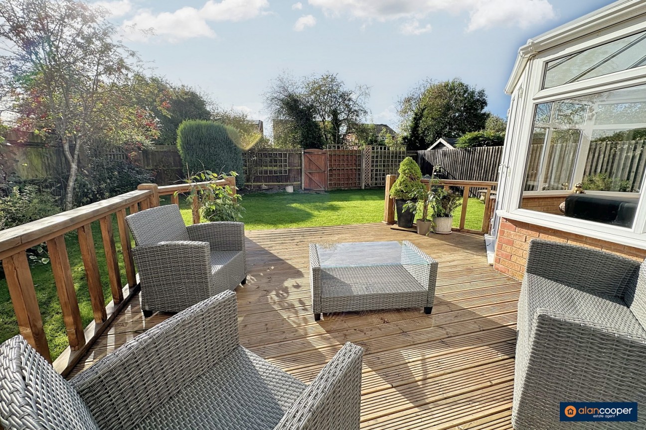 Axminster Close, Horeston Grange, Nuneaton, CV11 6YP