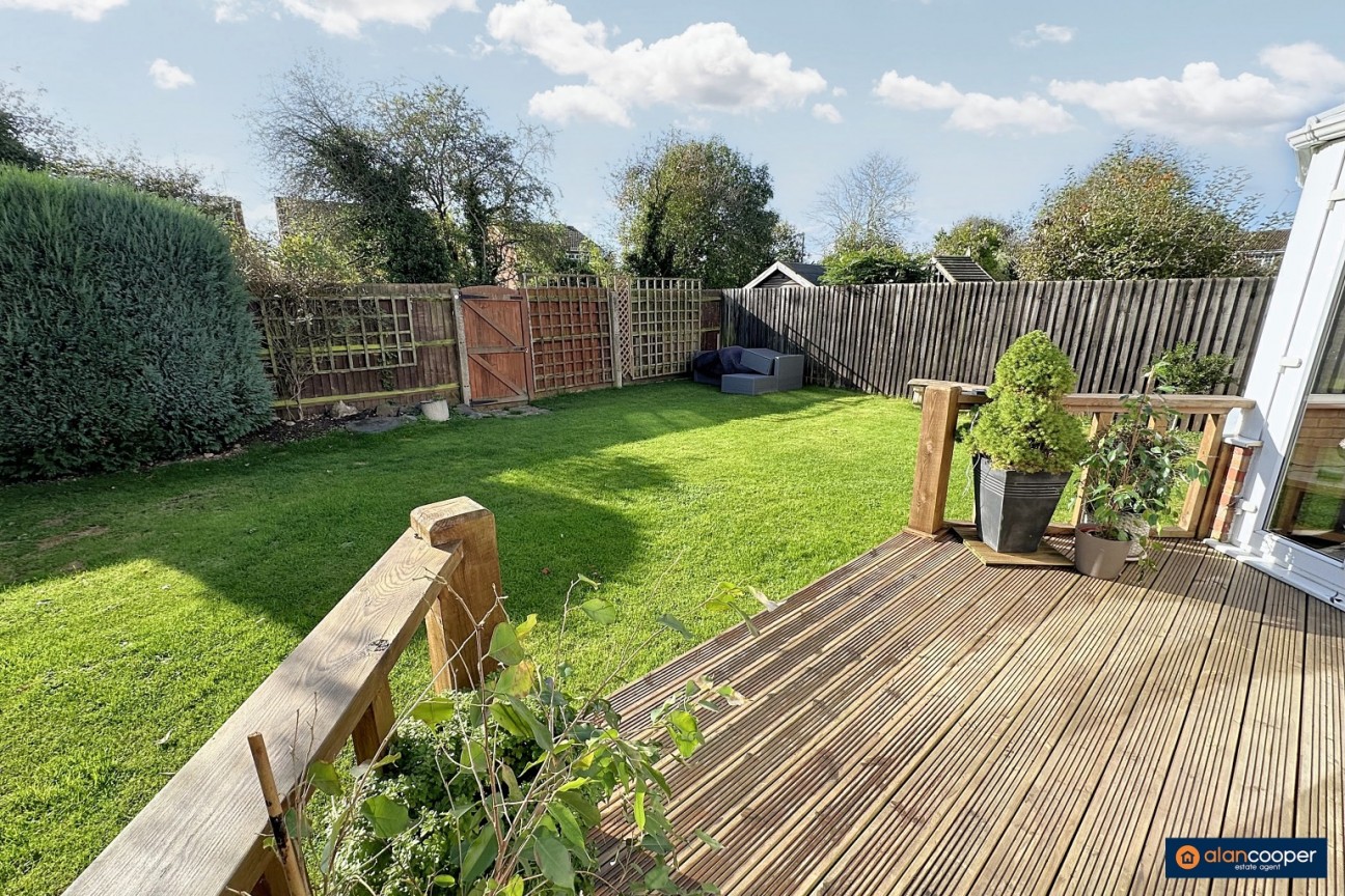 Axminster Close, Horeston Grange, Nuneaton, CV11 6YP