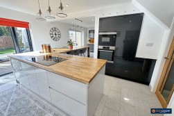 Axminster Close, Horeston Grange, Nuneaton, CV11 6YP