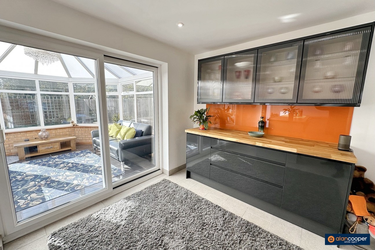Axminster Close, Horeston Grange, Nuneaton, CV11 6YP