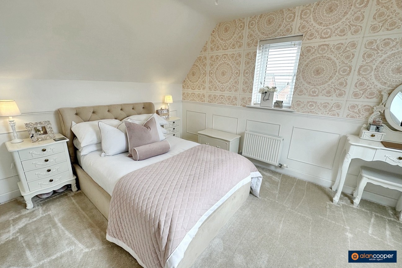 Sundial Way, St James Gate, Weddington, Nuneaton, CV10 0FU