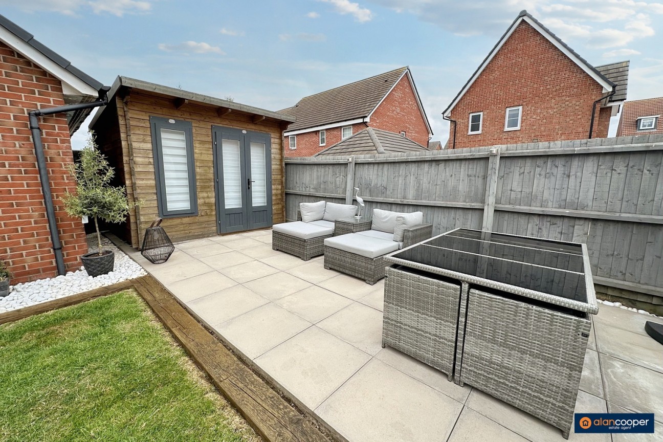 Sundial Way, St James Gate, Weddington, Nuneaton, CV10 0FU