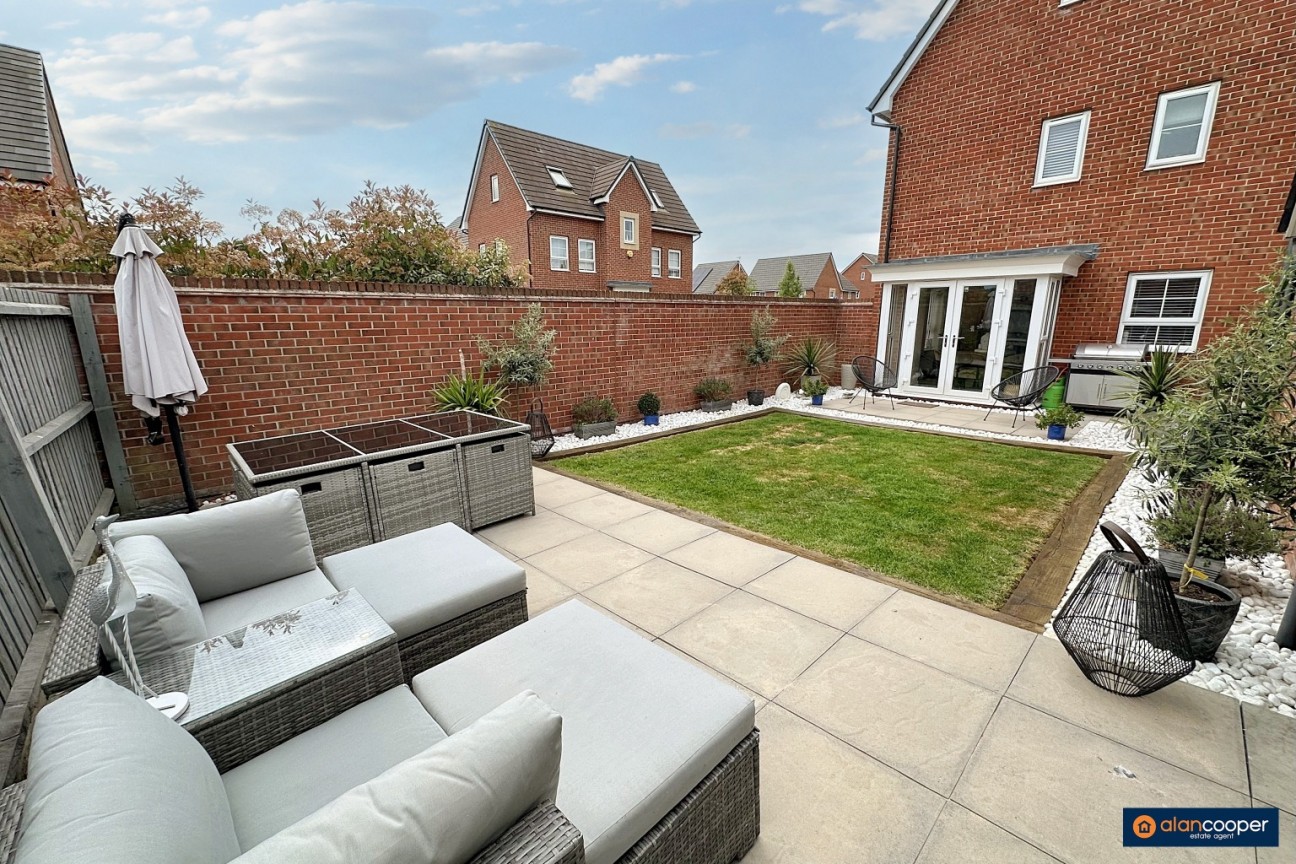 Sundial Way, St James Gate, Weddington, Nuneaton, CV10 0FU