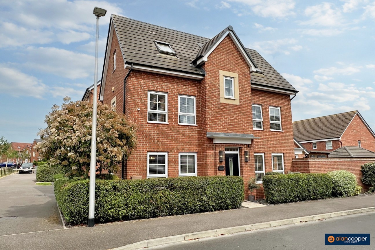 Sundial Way, St James Gate, Weddington, Nuneaton, CV10 0FU