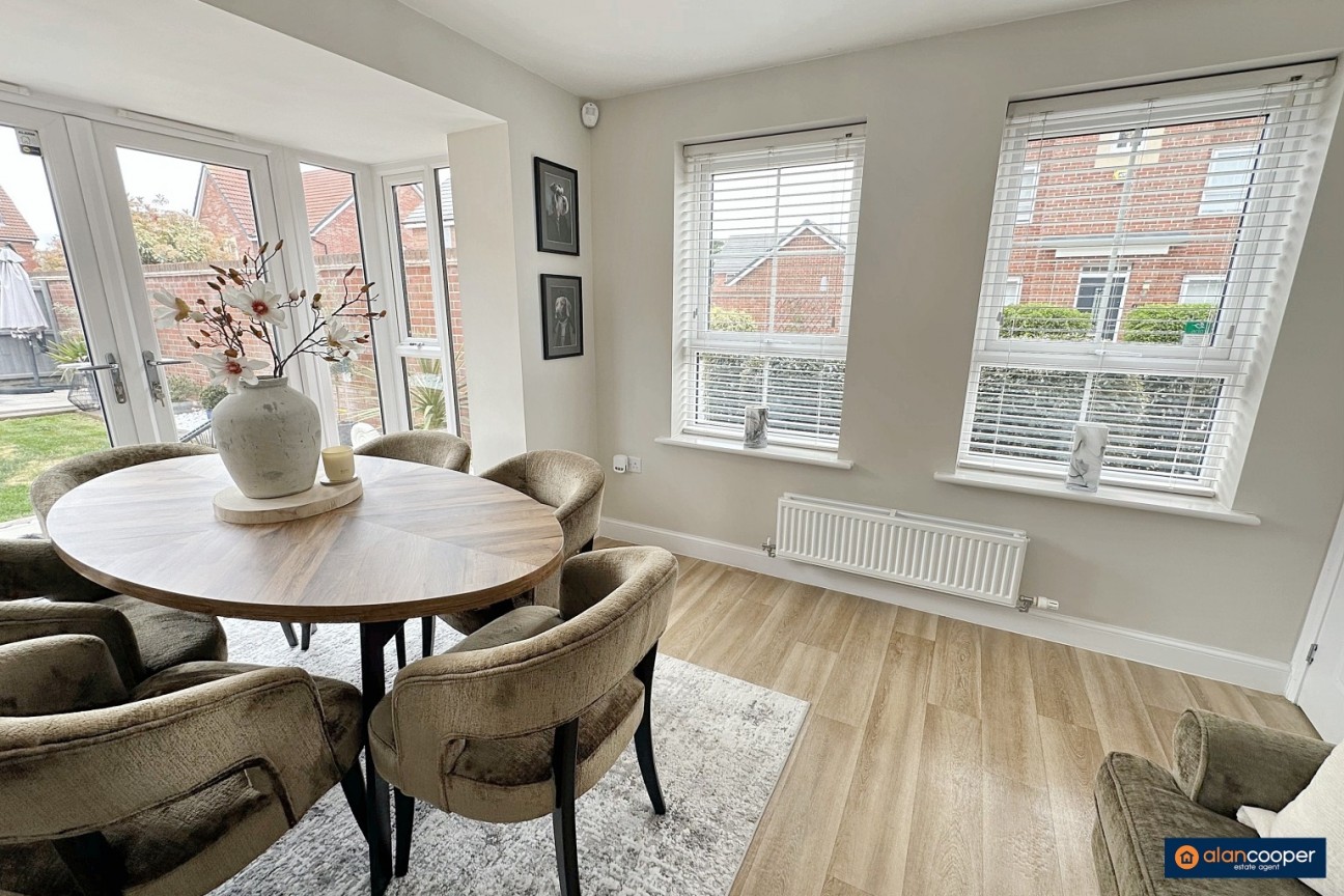 Sundial Way, St James Gate, Weddington, Nuneaton, CV10 0FU