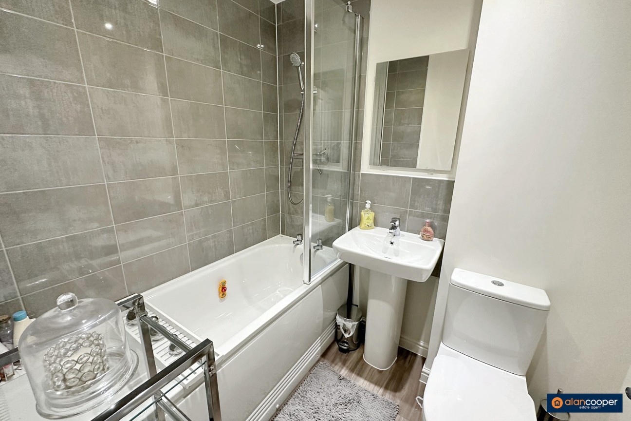 Duckpond Lane, Weddington, Nuneaton, CV10 0FH