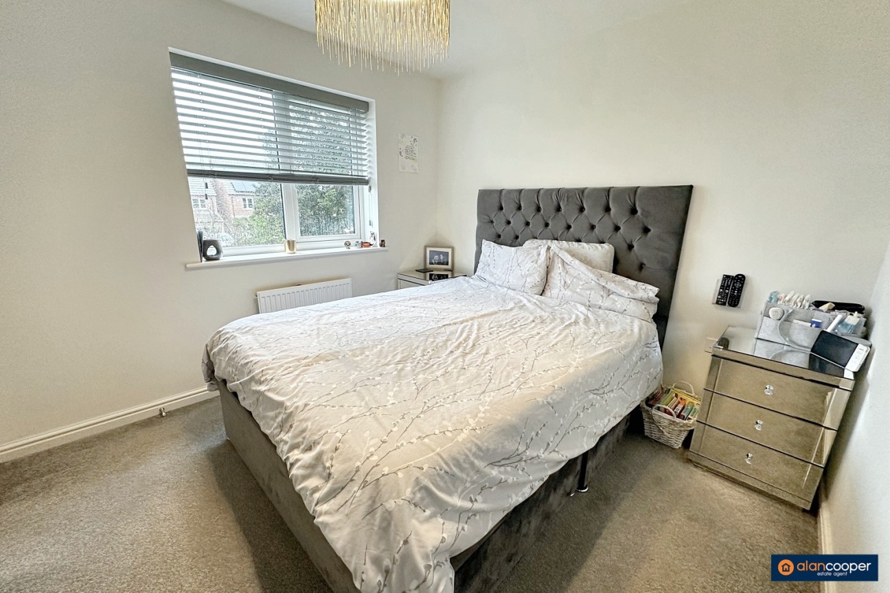 Duckpond Lane, Weddington, Nuneaton, CV10 0FH