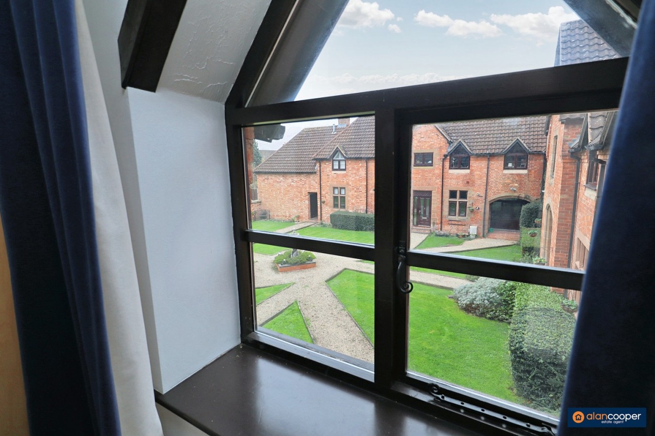 Weston Hall Stables, Mill Lane, Bulkington, CV12 9RU
