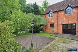Weston Hall Stables, Mill Lane, Bulkington, CV12 9RU