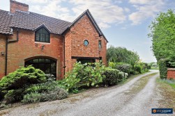 Weston Hall Stables, Mill Lane, Bulkington, CV12 9RU