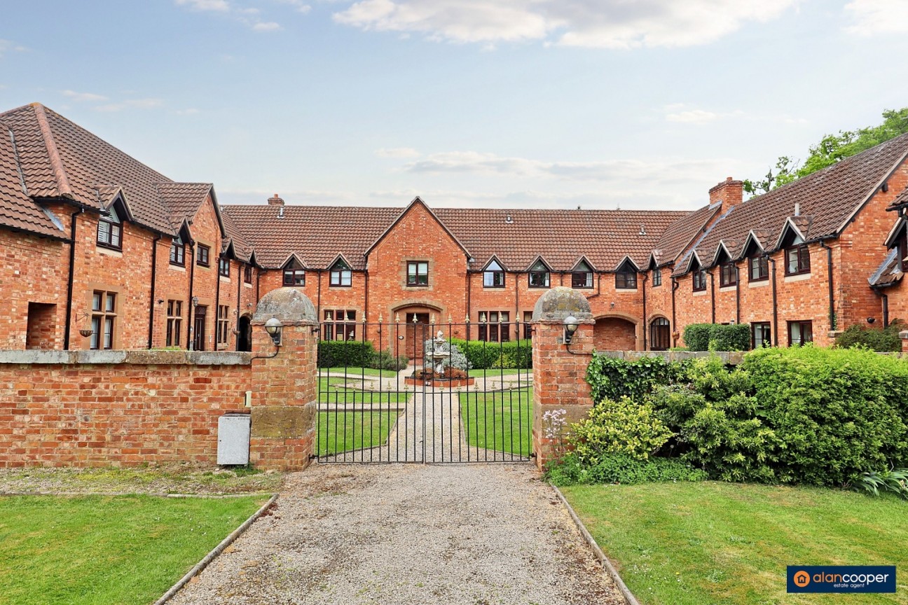 Weston Hall Stables, Mill Lane, Bulkington, CV12 9RU