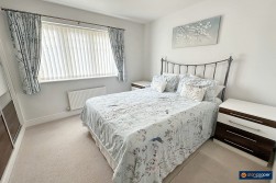 Ryton Gardens, Bulkington, CV12 9LD