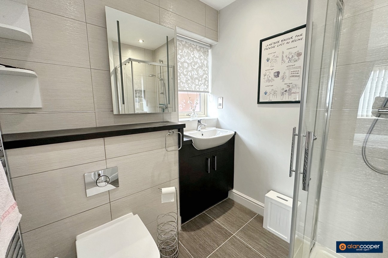 Ryton Gardens, Bulkington, CV12 9LD