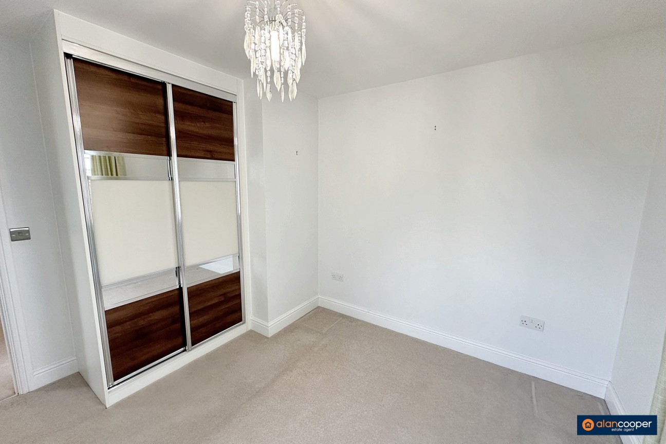 Ryton Gardens, Bulkington, CV12 9LD