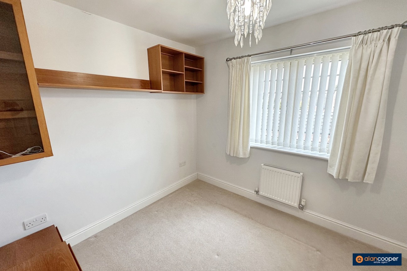 Ryton Gardens, Bulkington, CV12 9LD