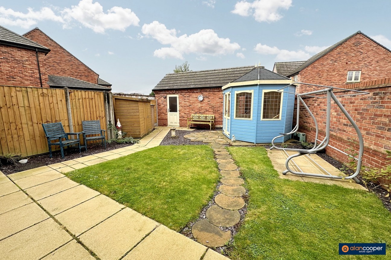 Ryton Gardens, Bulkington, CV12 9LD