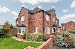 Ryton Gardens, Bulkington, CV12 9LD