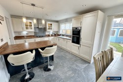 Ryton Gardens, Bulkington, CV12 9LD