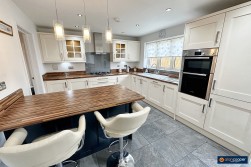 Ryton Gardens, Bulkington, CV12 9LD