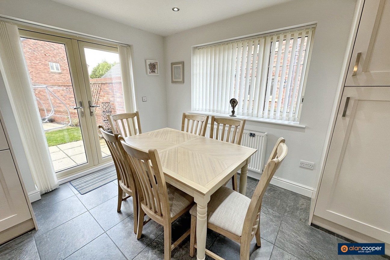 Ryton Gardens, Bulkington, CV12 9LD