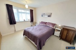 Henley Close, St Nicolas Park, Nuneaton, CV11 6HF