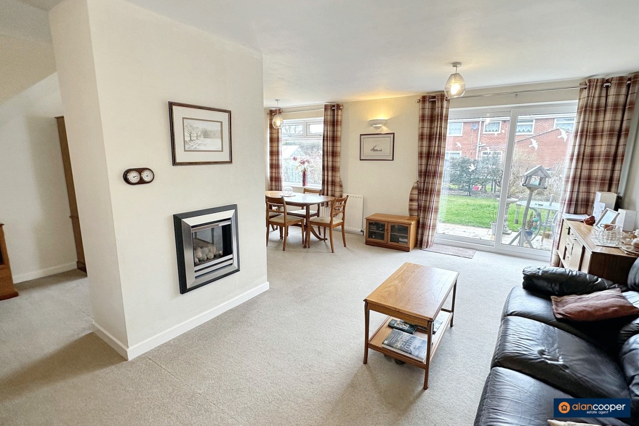 Henley Close, St Nicolas Park, Nuneaton, CV11 6HF
