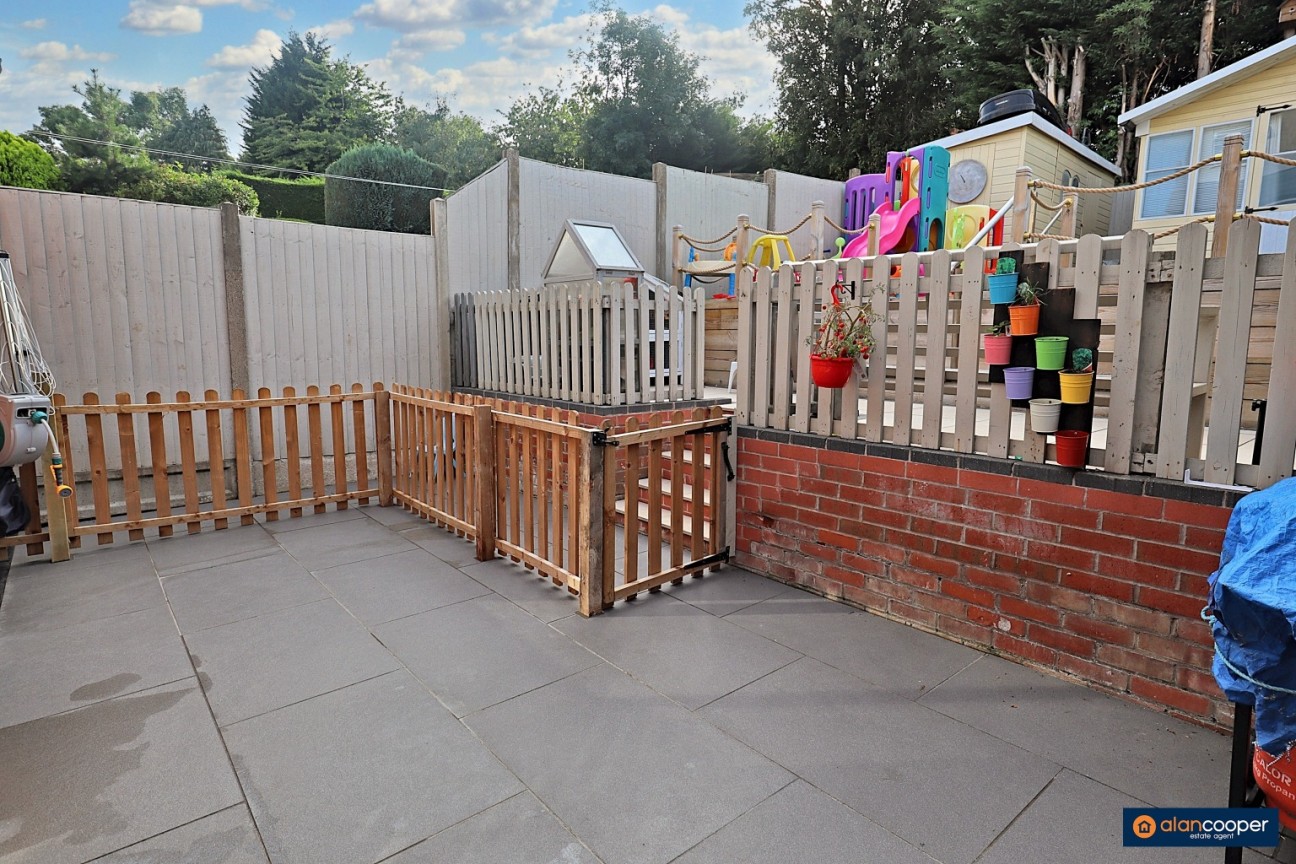 Coventry Road, Nuneaton, CV10 7AA