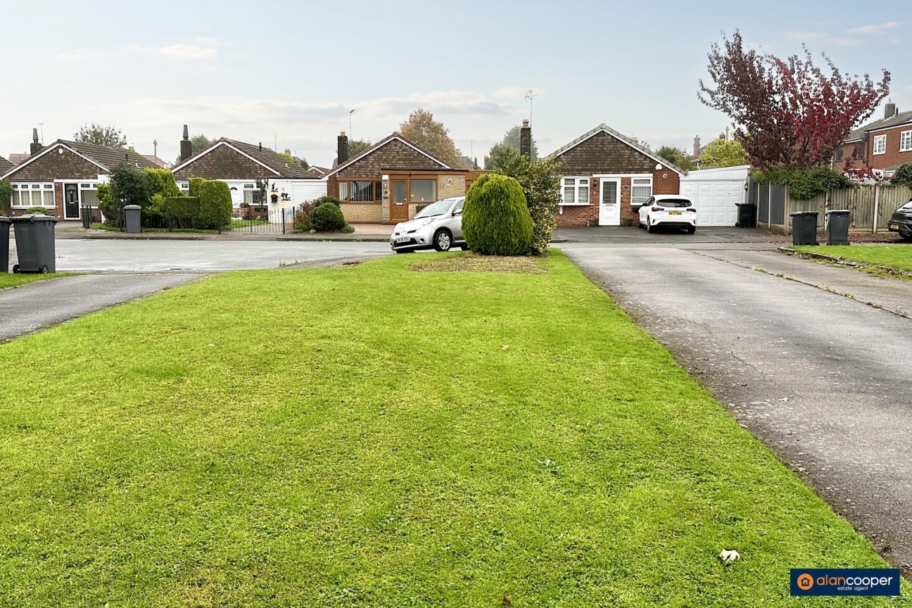 Hoylake Close, Whitestone, Nuneaton, CV11 6NJ