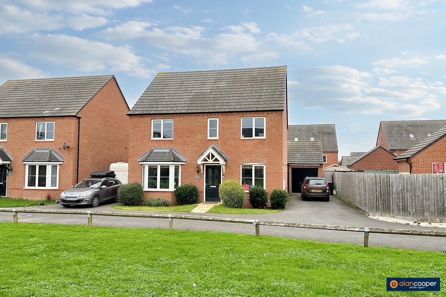 Lower Farm Way, Weddington, Nuneaton, CV10 0FD