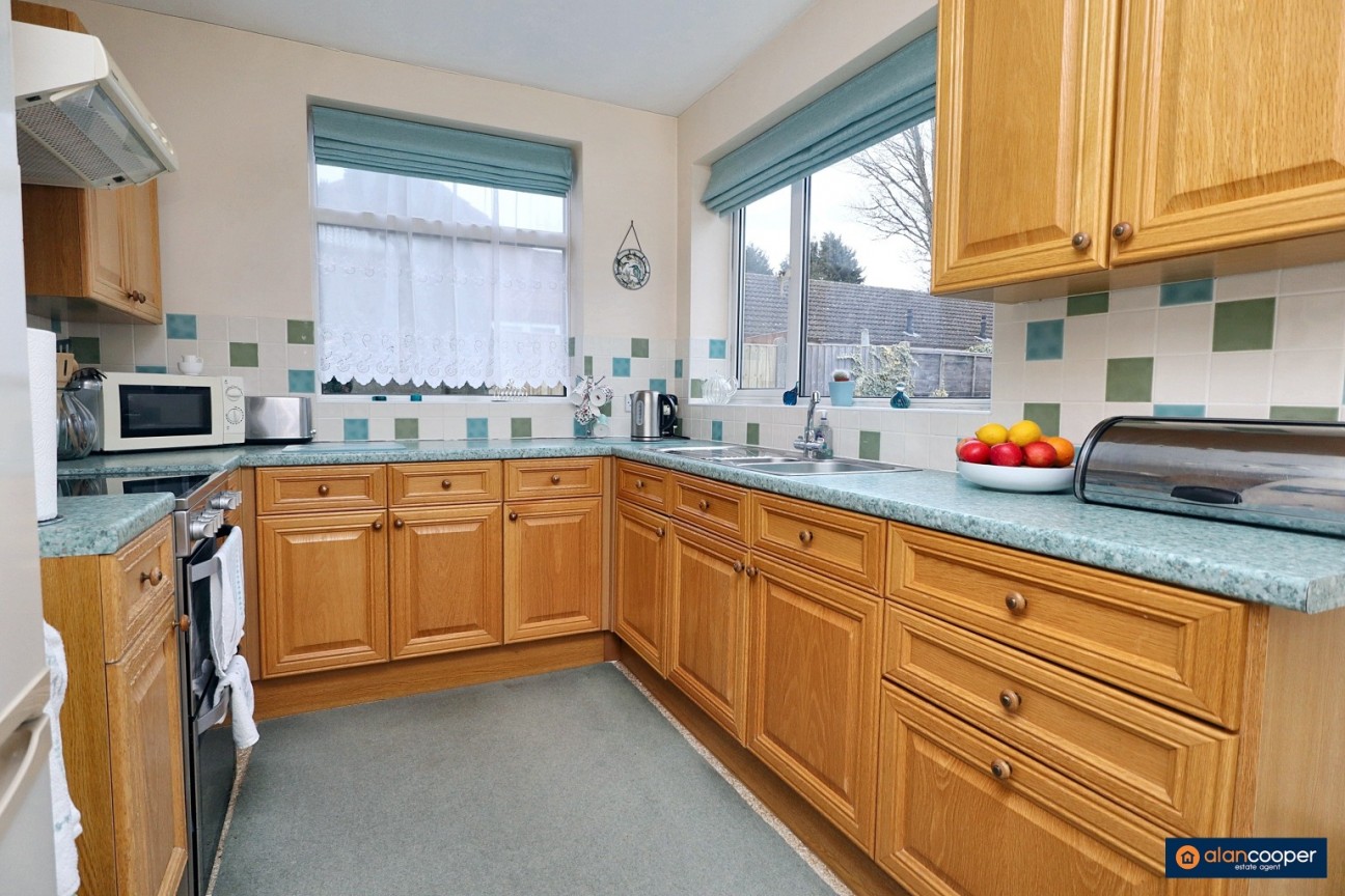 Ryde Avenue, Weddington, Nuneaton, CV10 0BW